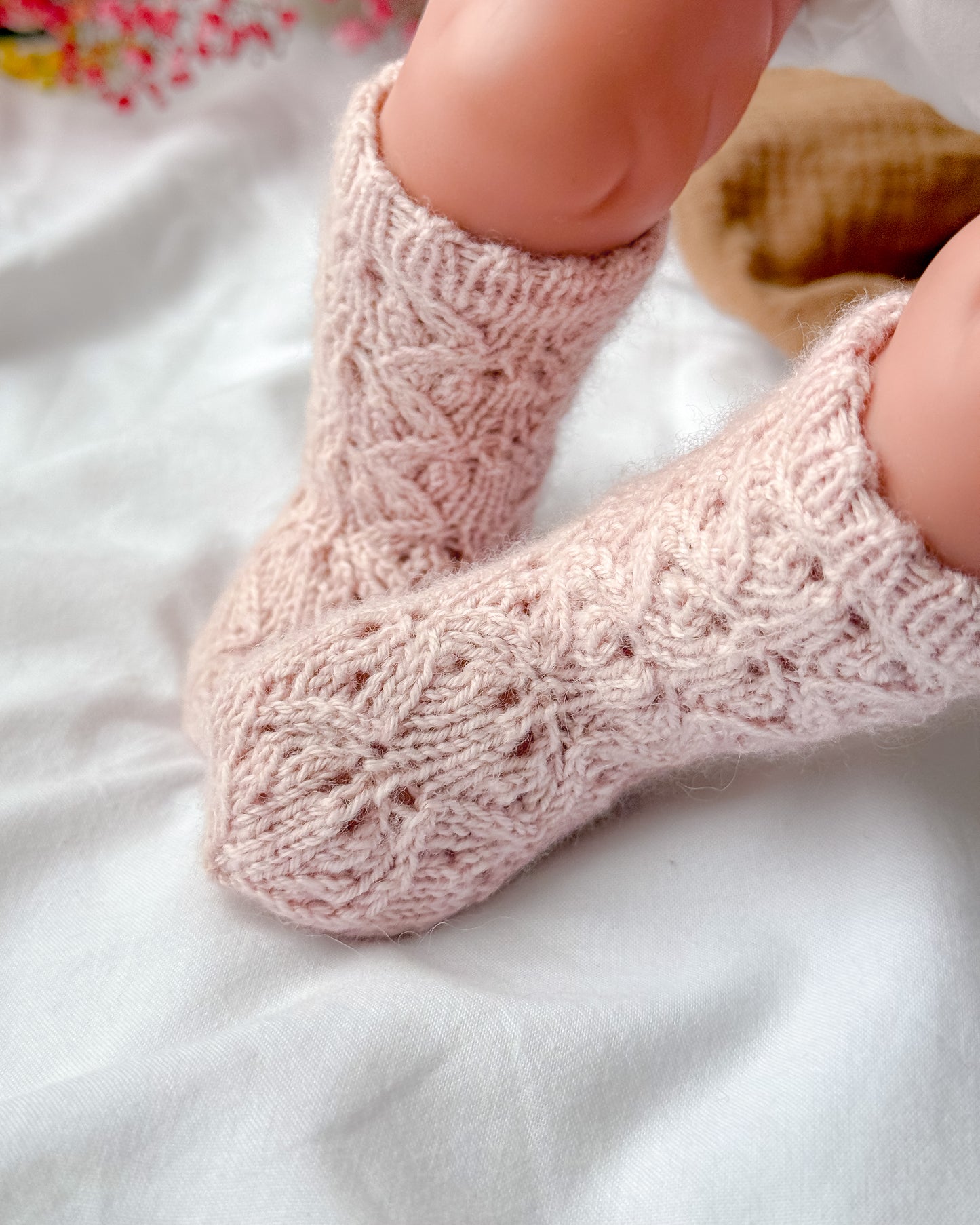 Inez Hentesett med kyse og strømper